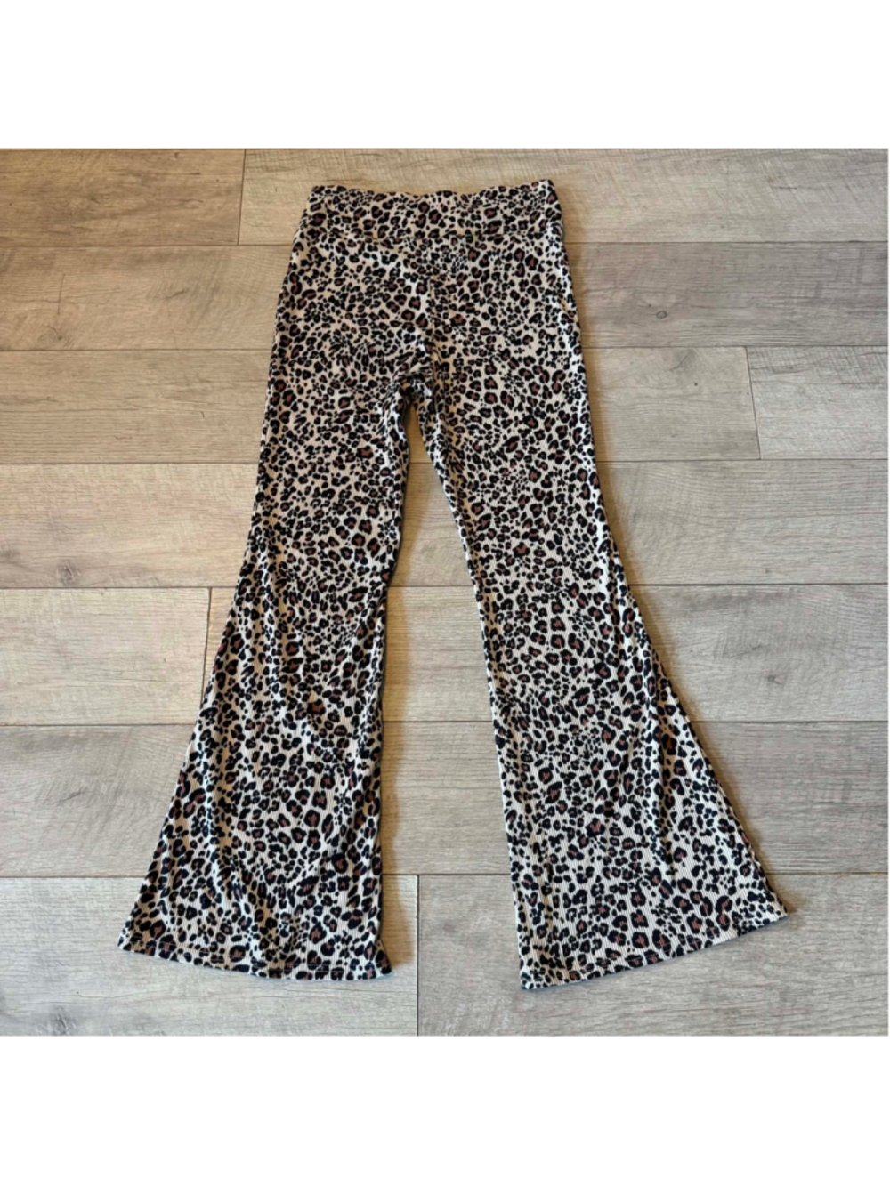Women's Derek Heart Leopard Print Flare Pants Size L Beige Black - Picture 2 of 6
